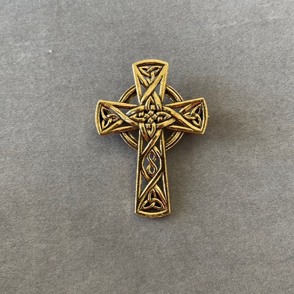 Soldor Gold Tone Celtic Cross Pin - Picture 1 of 3